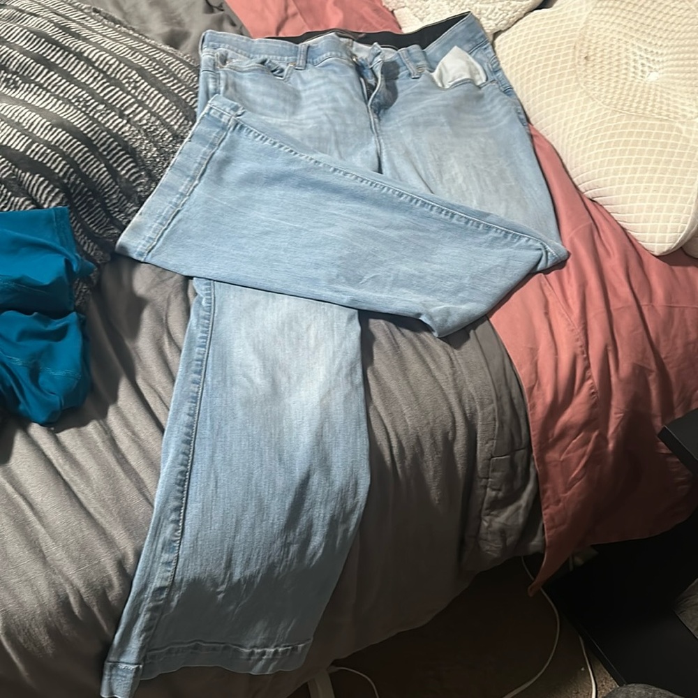 Torrid bombshell flare jeans, size 18 short